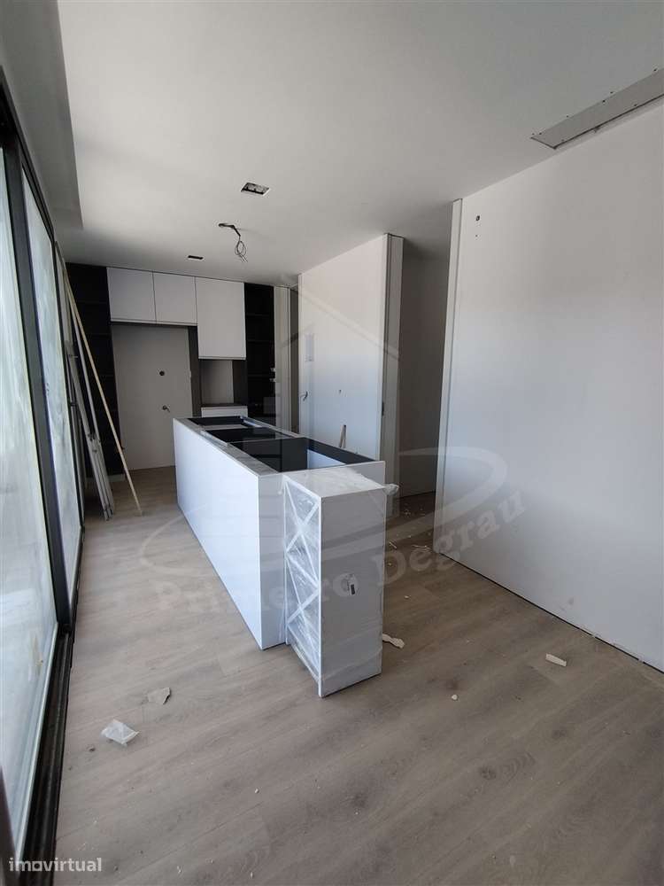 Gaveto em fase avançada de construção - Grande imagem: 1/53