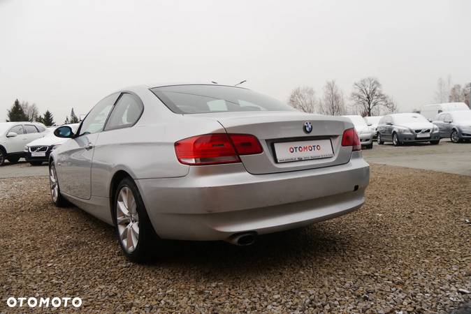 BMW Seria 3 320d Coupe - 4