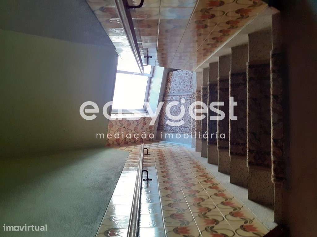 Moradia T5 com 4 pisos, Garagem localizado próximo de Seia - Grande imagem: 5/14