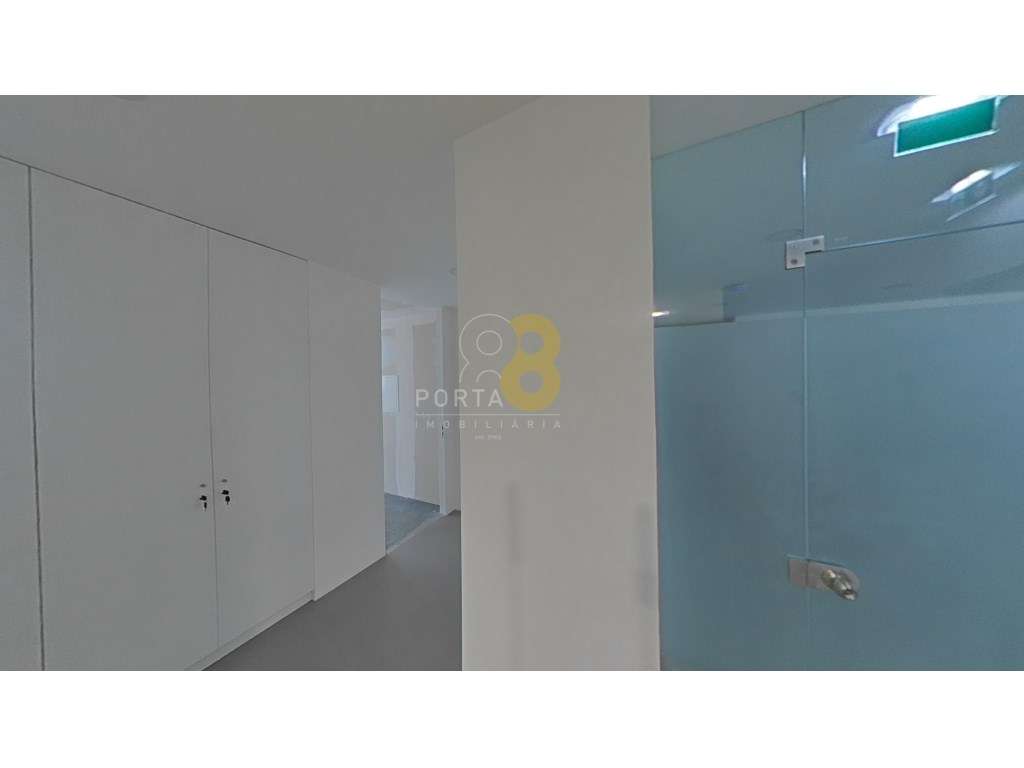 Escritório inserido no Centro Empresarial do Porto a pouco minutos ... - Grande imagem: 5/33