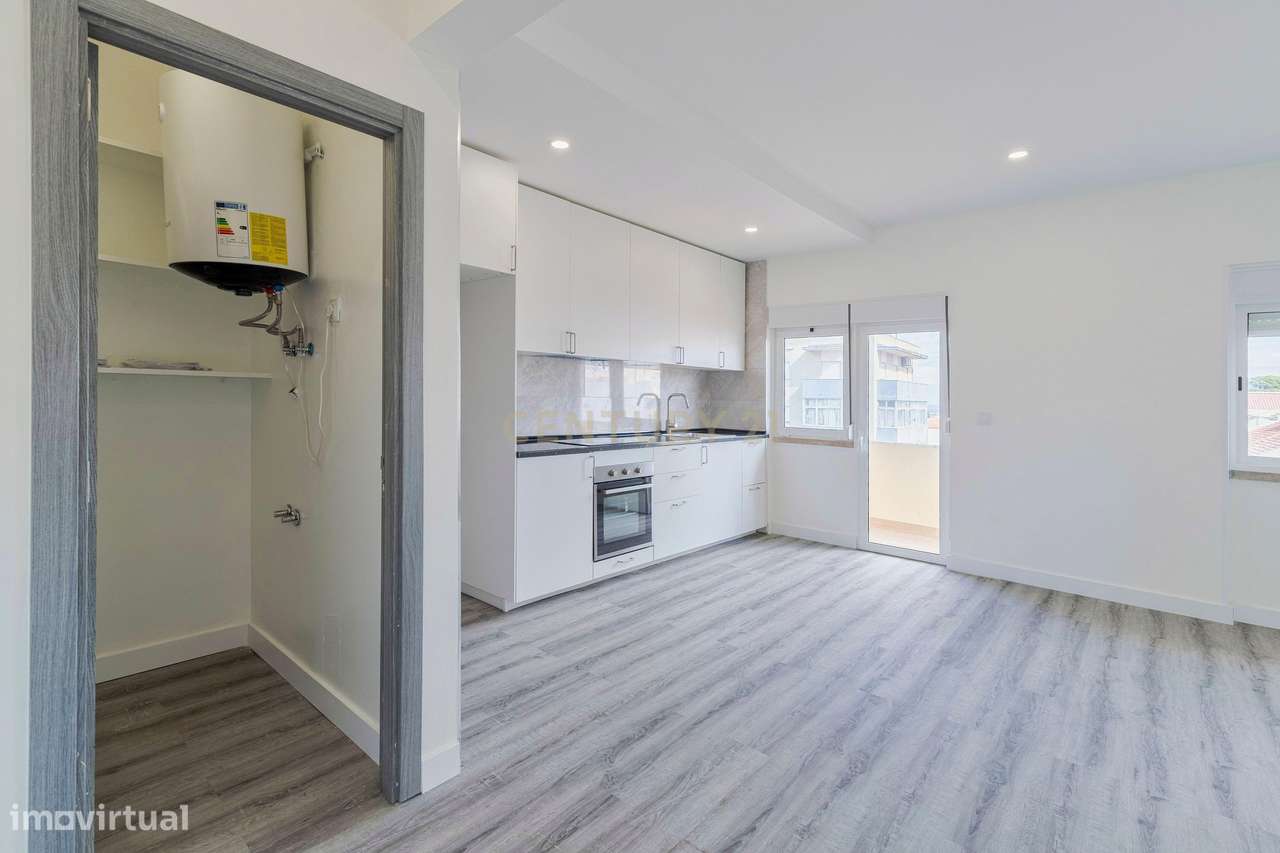 T2 (transformado em T3 ) Remodelado na Cova da Piedade, Almada - Grande imagem: 5/25