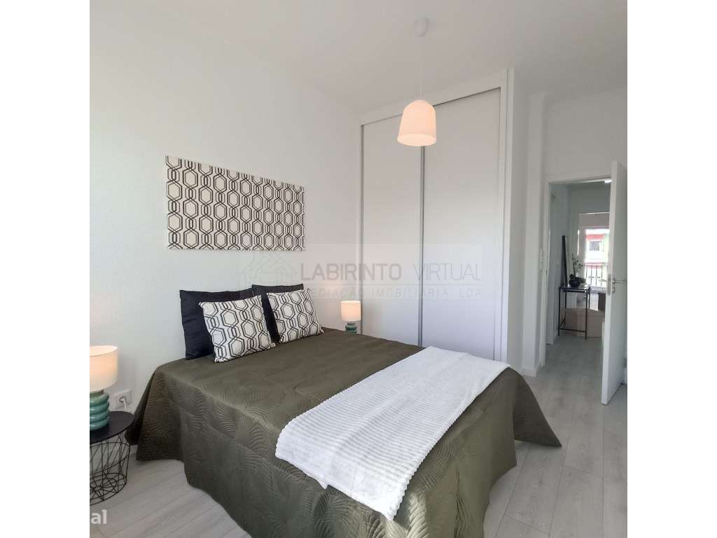 Vende-se magnifico T3 com varanda, em Benfica-9