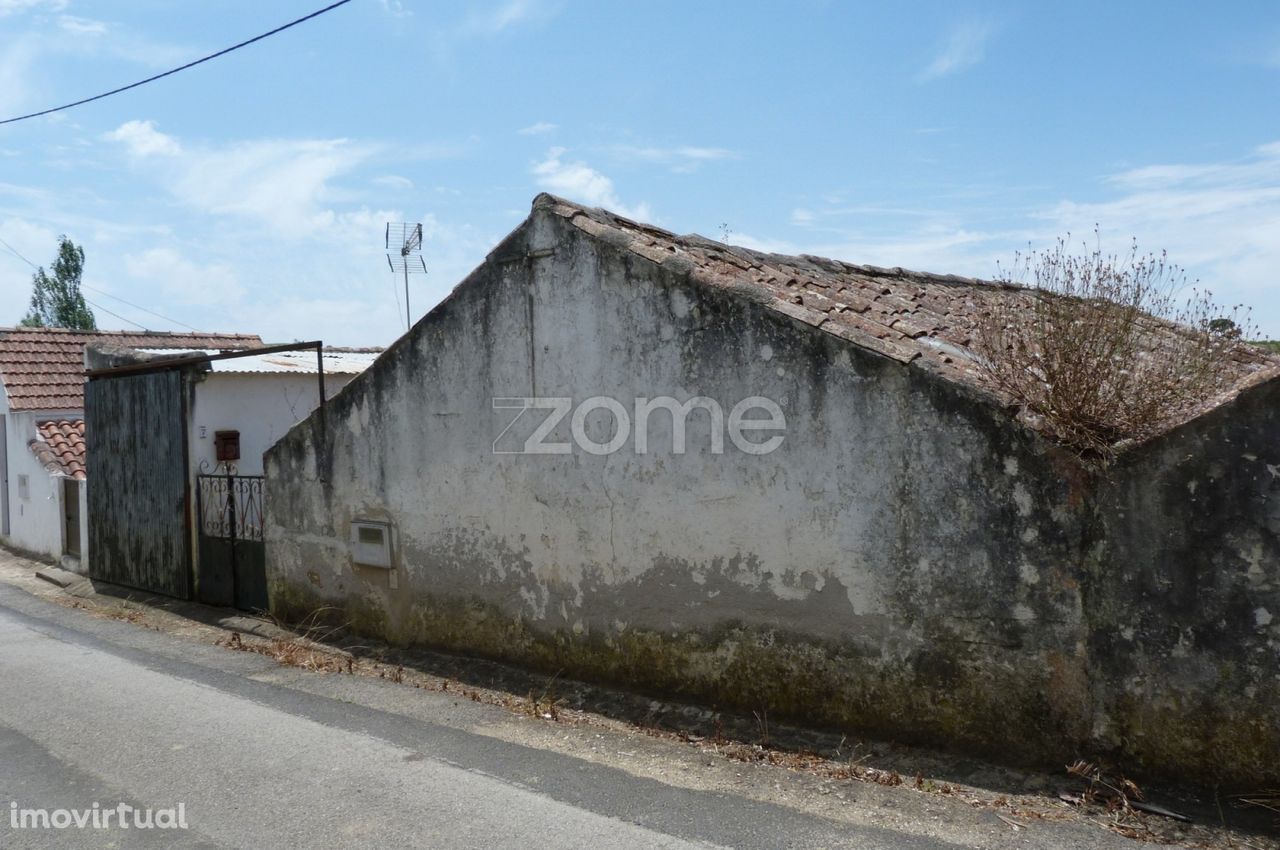 Moradia em Alfeiria/ concelho de Torres Vedras com Proj. Arqª aprov...