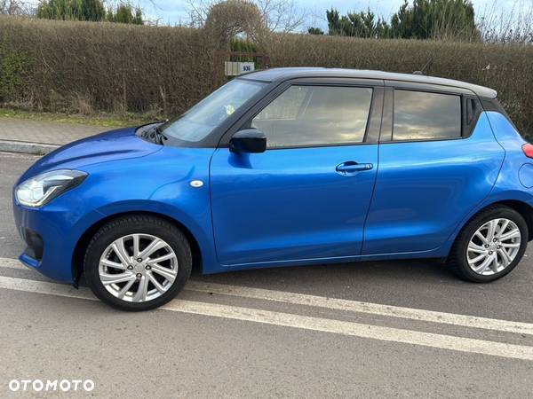 Suzuki Swift 1.2 Dualjet SHVS Premium Plus CVT - 2