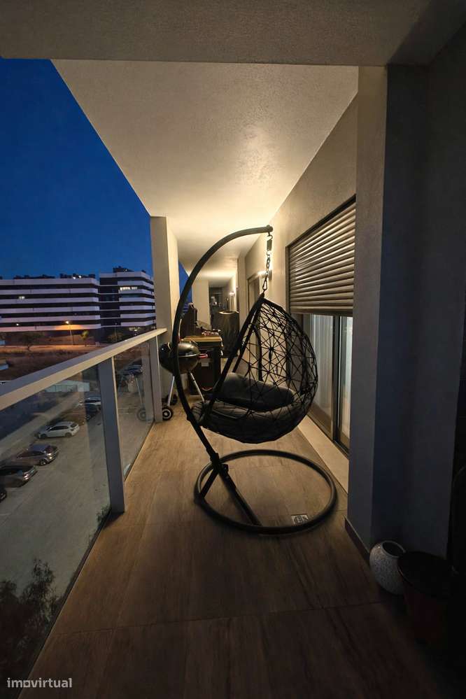 Apartamento T3 com grandes varandas, vista aberta e piscina no rooftop - Grande imagem: 4/12