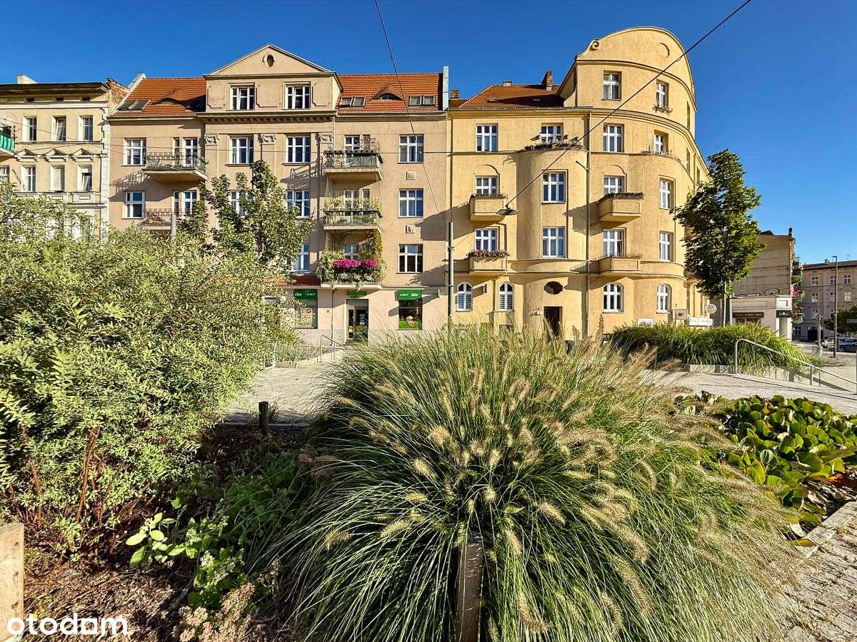 Funkcjonalne lokale w odrestaurowanej kamienicy