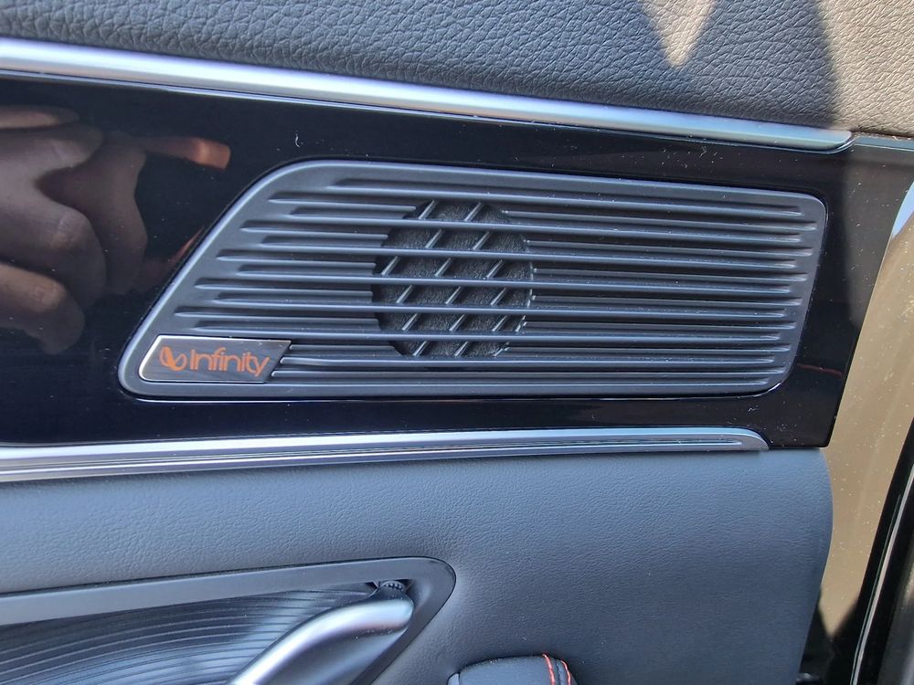 Zasięg 1125 km / Head-UP / Audio Infinity / Kamera 360