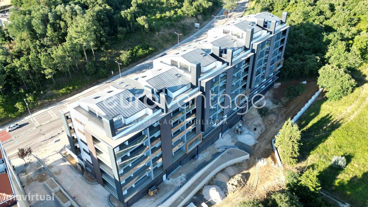 Apartamento T3 Duplex/Novo/Terraço/Vista castelo - Grande imagem: 4/12