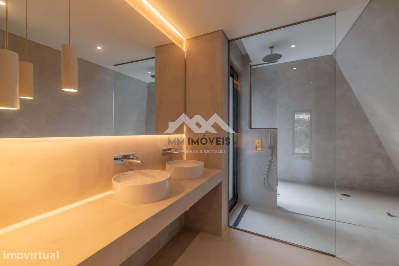 Moradia T3+1 | NOVA | Piscina | Francelos | 4 Frentes | Box | Praia-26