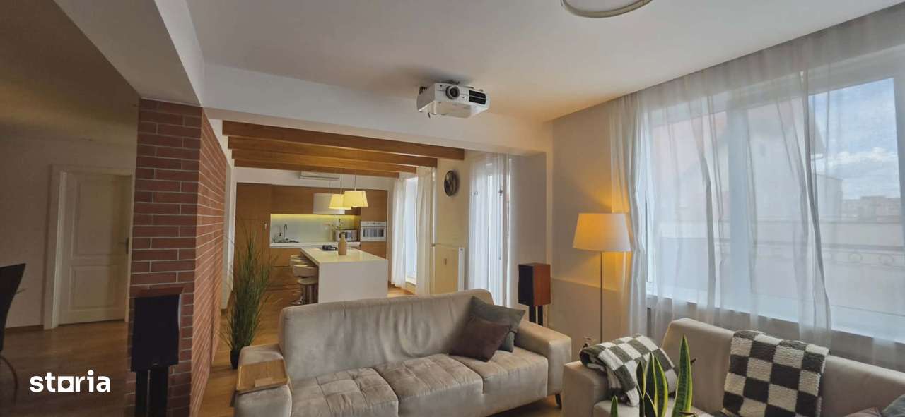 Apartament exclusivist 4 camere de vânzare, central, pietonal-2