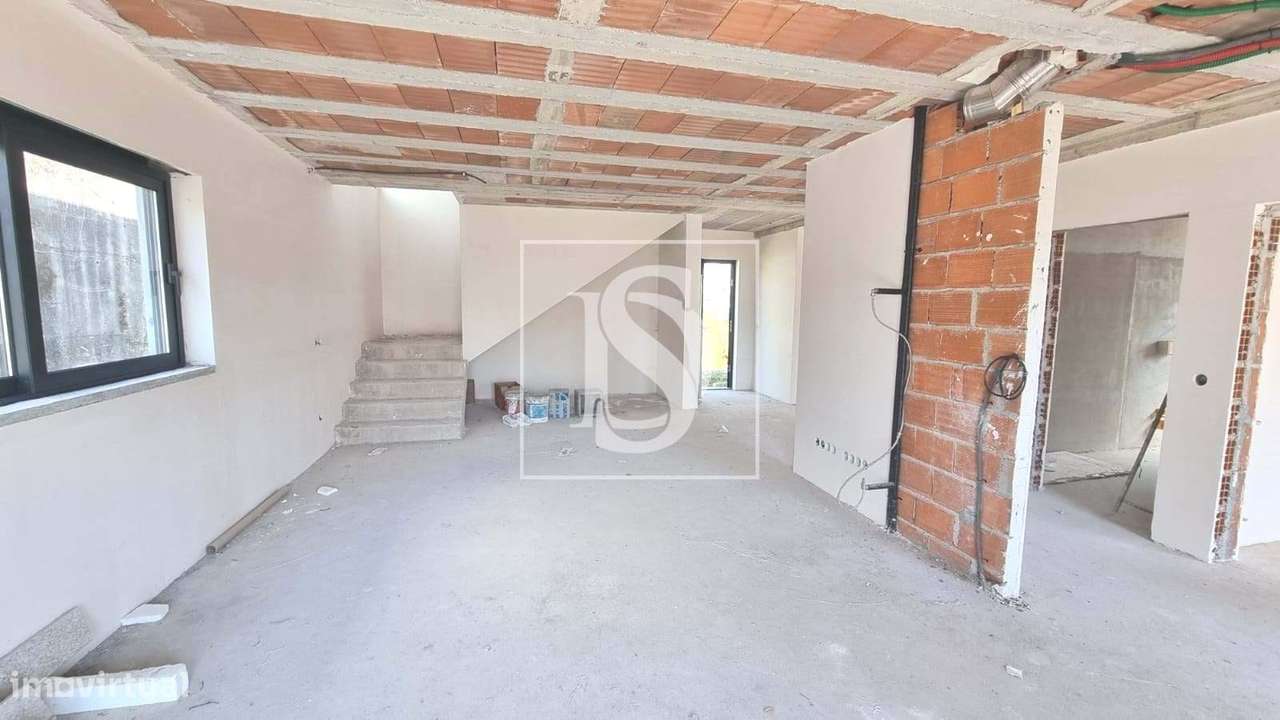 Moradia T3 independente, em construção, na Póvoa de Lanhoso-19