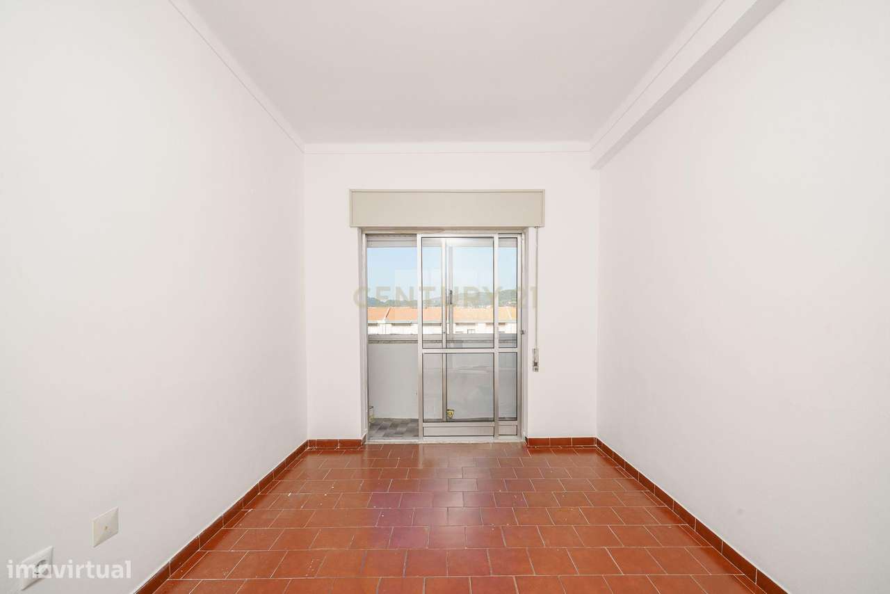 Apartamento T2 em Setúbal – Excelente Oportunidade-3