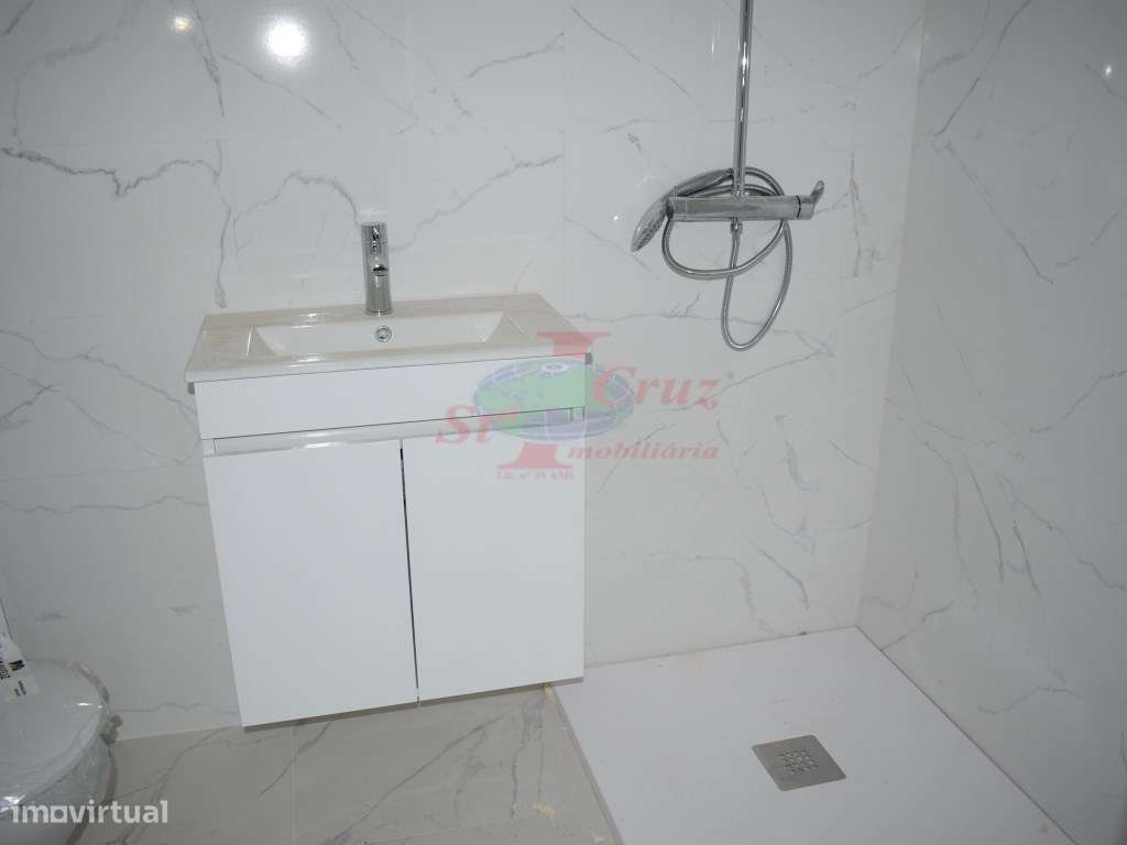 Apartamento T2 - Novo - Bairro de S. Miguel-11