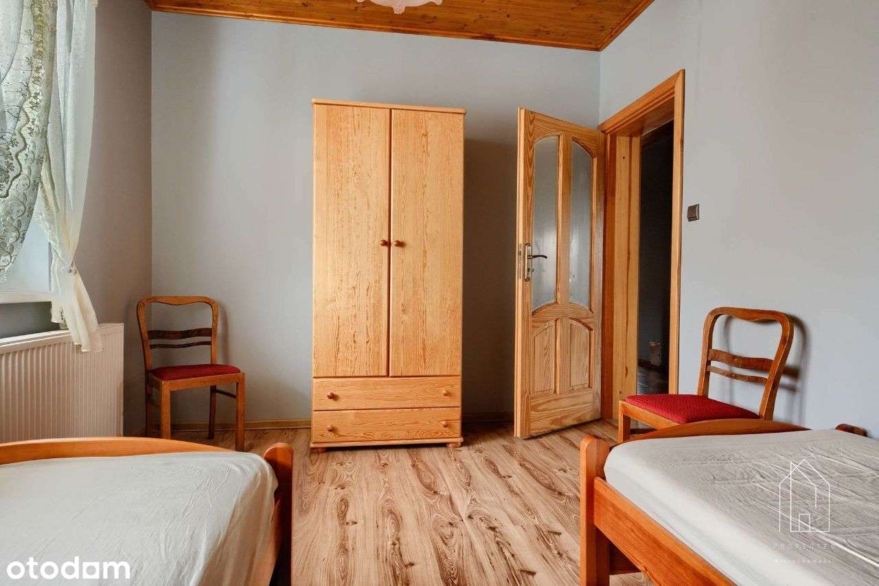 Dom parterowy z 2012r. z basenem-9