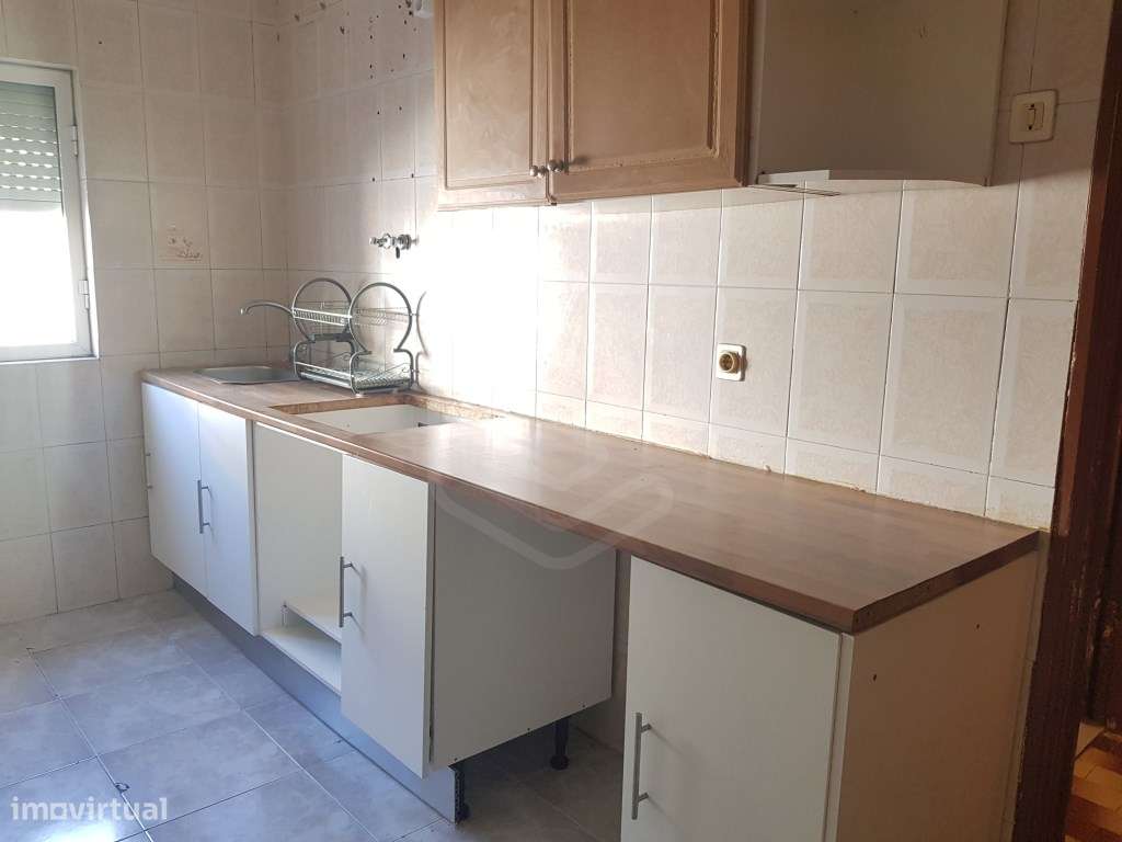 Apartamento T3 para Remodelar - Zona Calma da Covilhã - Grande imagem: 5/19