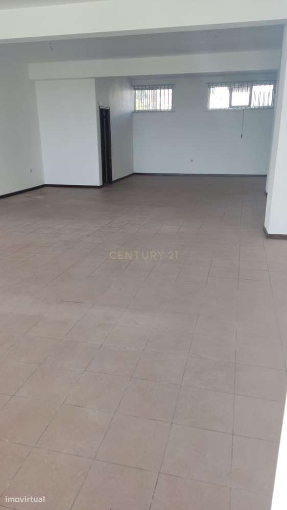 Espaço Comercial para venda em São Romão do Coronado - Trofa - Grande imagem: 2/4