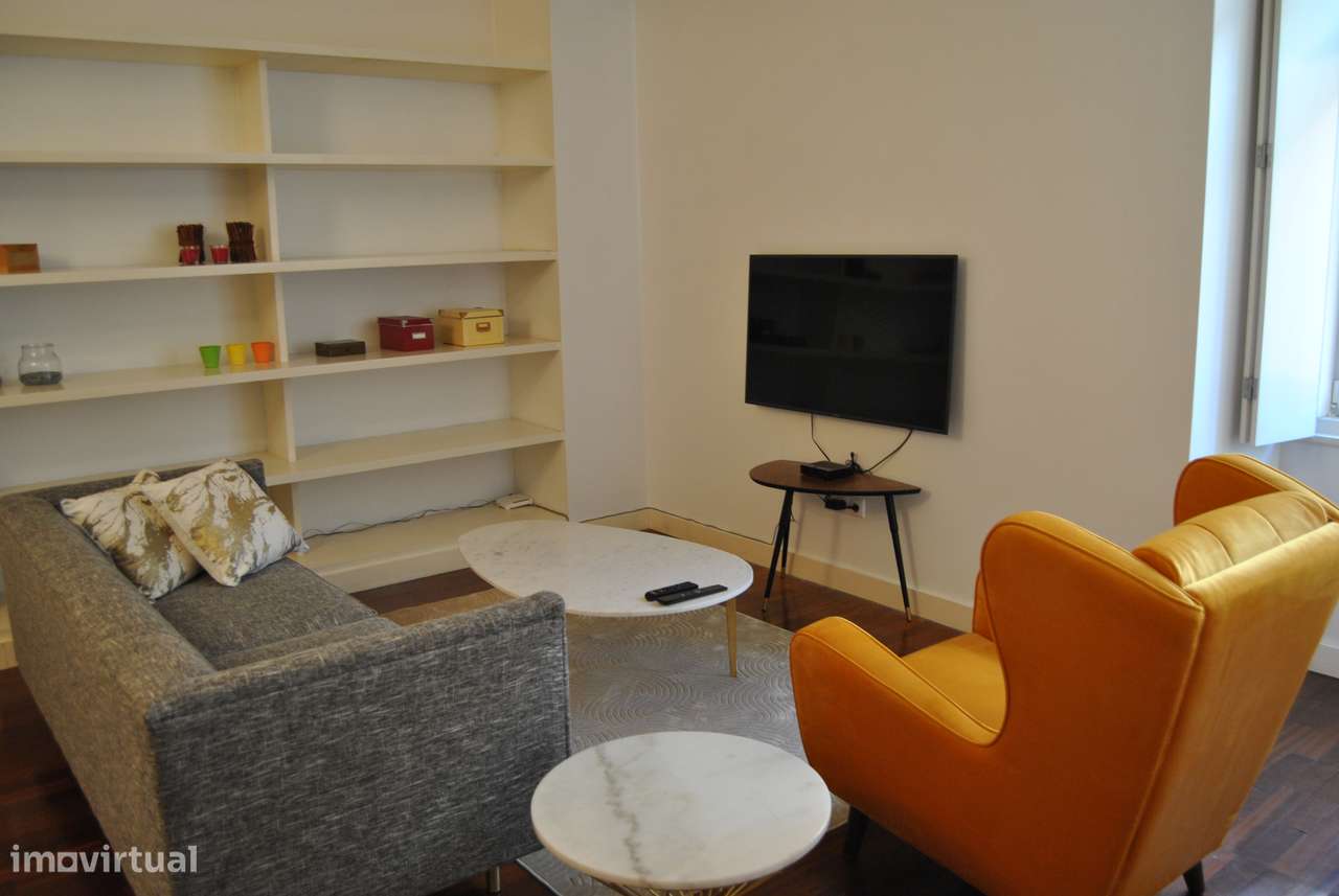 Apartamento em palácio reabilitado no coração do Chiado - Grande imagem: 2/15