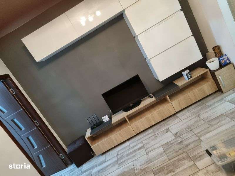 Vand apartament 3 camere E 14 et 4/4 - Imagine principală: 4/8