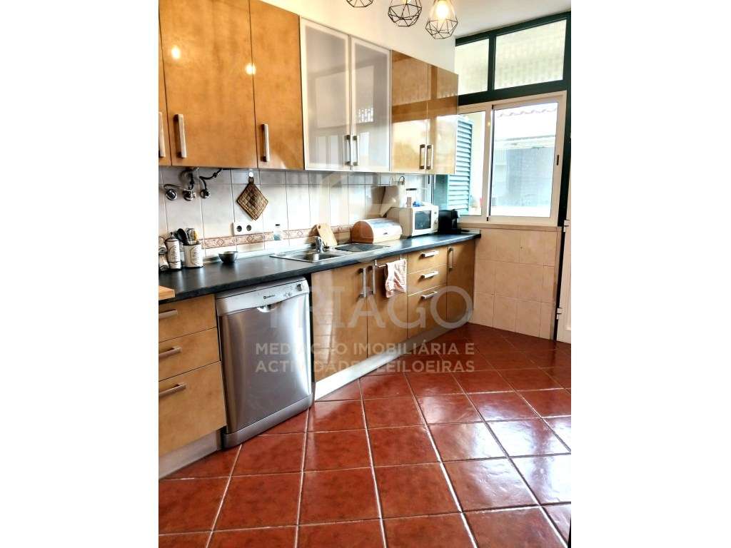 Moradia T4 com Garagem - Grande imagem: 4/26