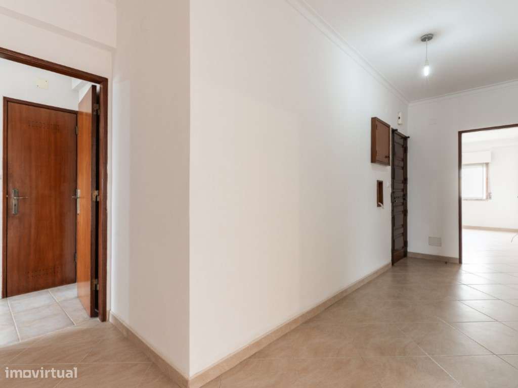 T3 remodelado e com grande arrecadação - Quinta da Fidalga, Agualva-21