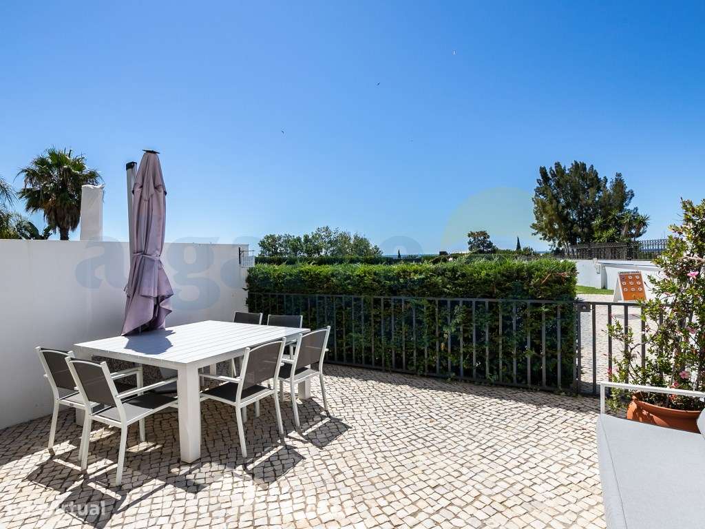 Moradia de Luxo T4+1 em Condomínio Prestigiado - 1ª Linha da Praia ... - Grande imagem: 4/46