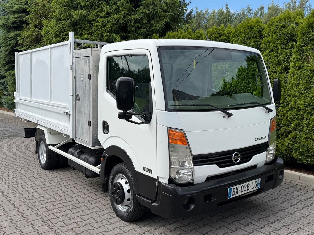 Nissan Cabstar 2011