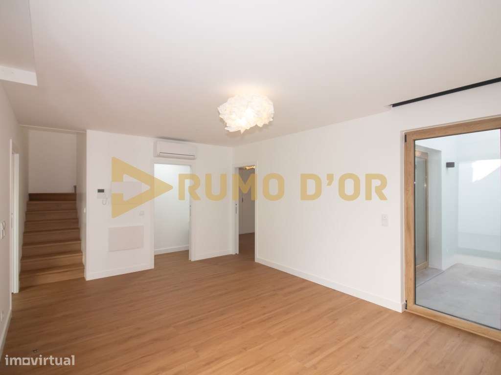 Moradia T3 em Freixial do Meio-4