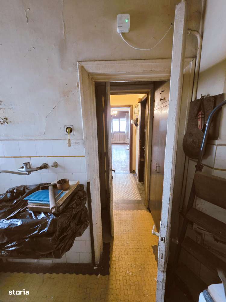 Caderea Bastiliei, apt. 2 camere, etaj 1, balcon,50mp, pe lista de U 3-10