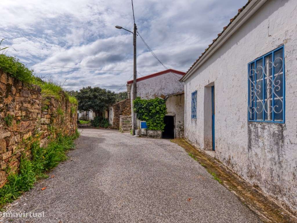 Moradia T3 com Terreno em Chão de Codes - Mação - Grande imagem: 4/47