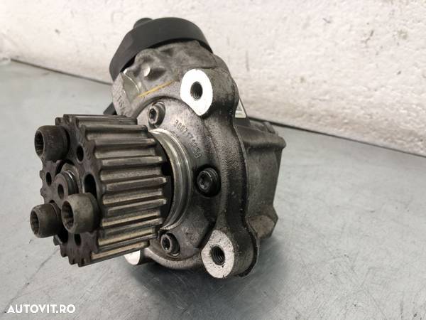 Pompa de injectie inalte VW Passat B7 2.0TDI DSG 4 Motion 170cp - 2