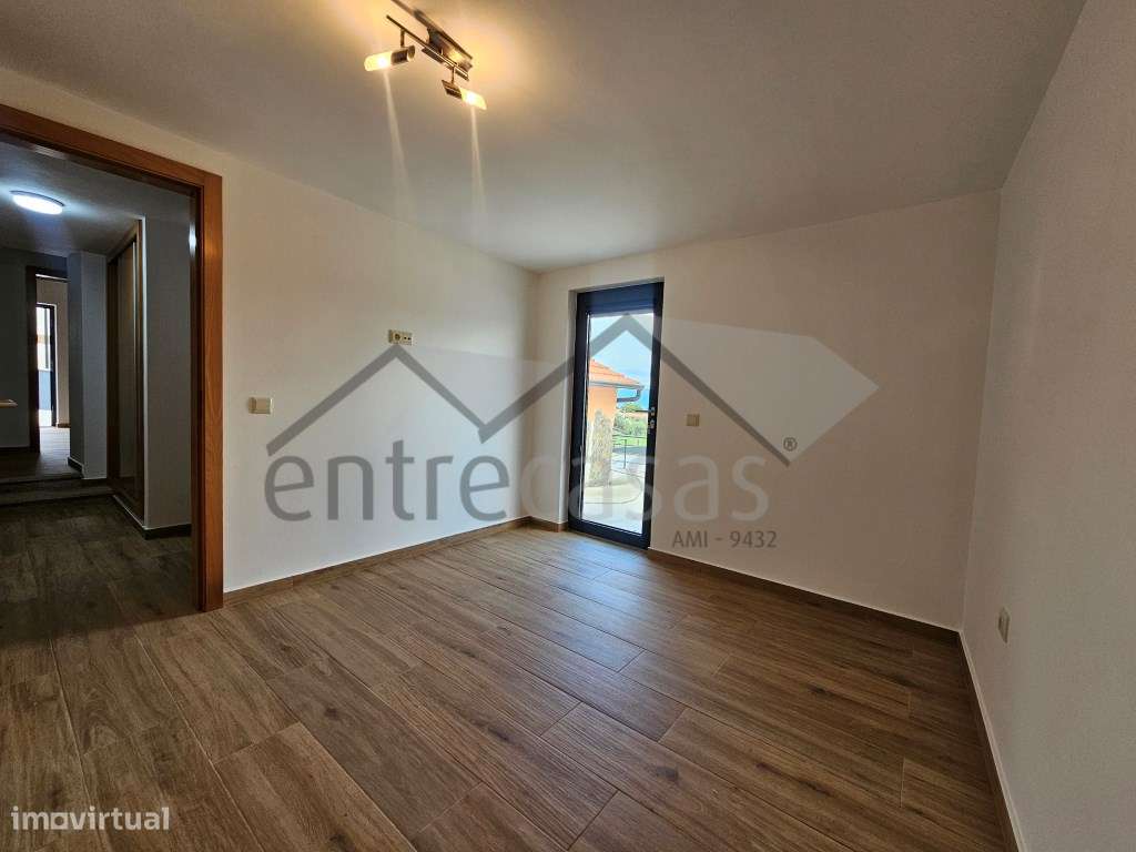 Moradia T3 em Pedra com Piscina | Candemil, Vila Nova de Cerveira-17