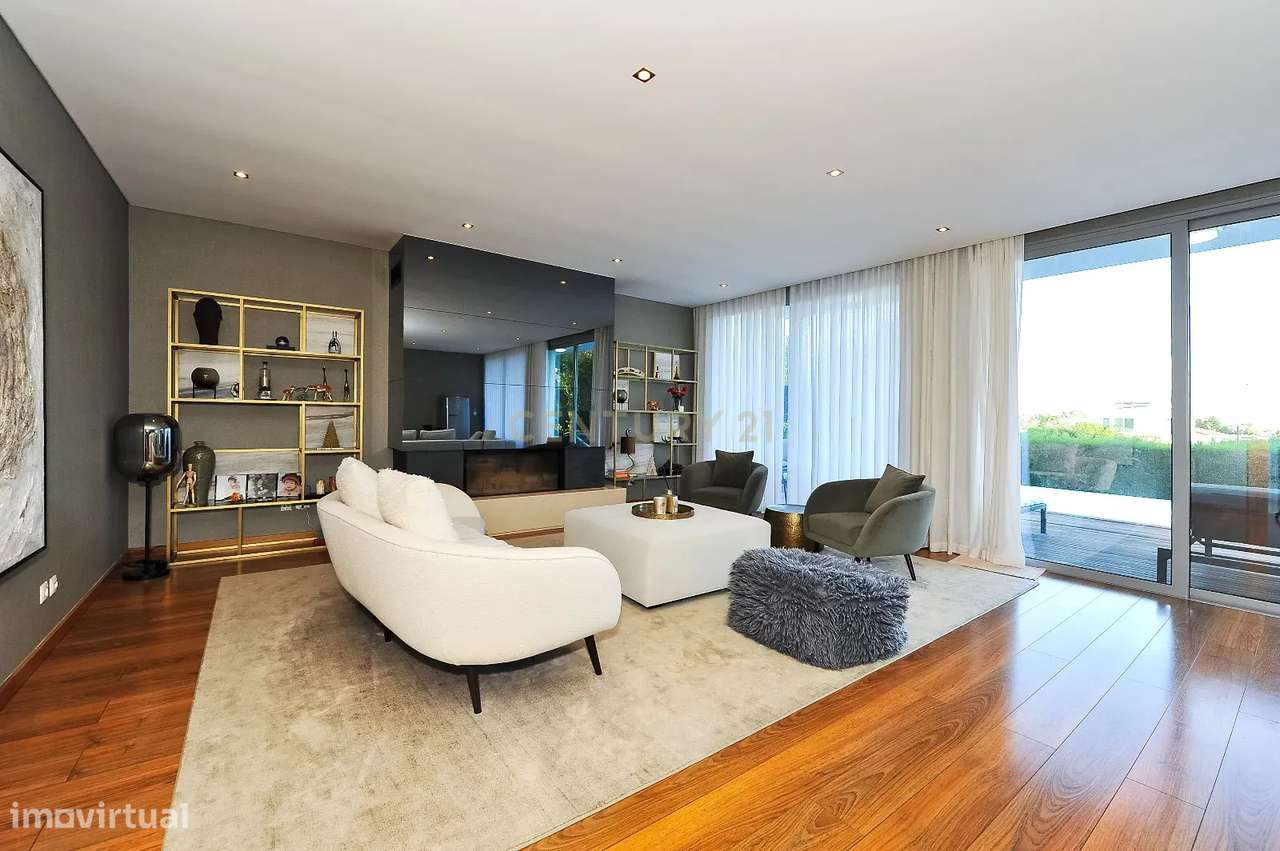 Moradia isolada T5+2 com piscina infinita | Belas Clube de Campo - Grande imagem: 4/16