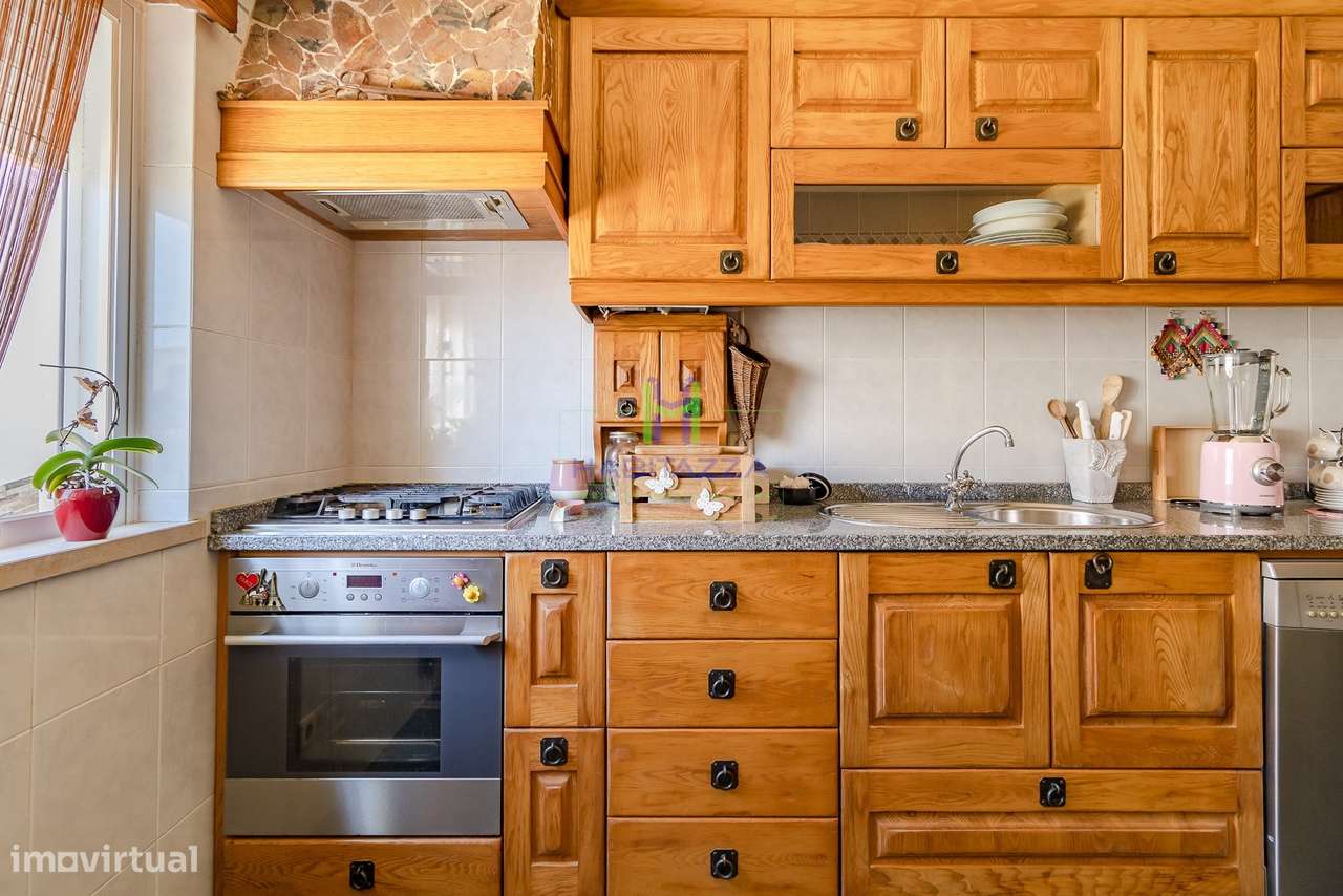 Moradia T4 com Quintal  à venda no Chinicato - Lagos-5