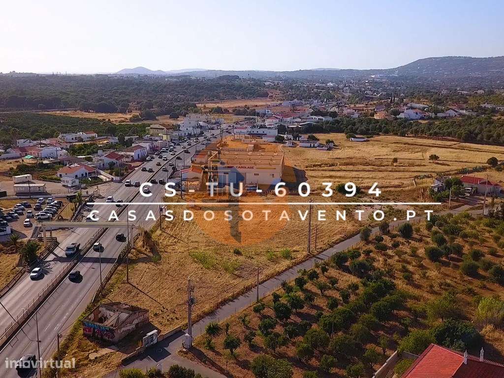 Terreno com uma ruina e viabilidade de construção de uma moradia co... - Grande imagem: 2/14