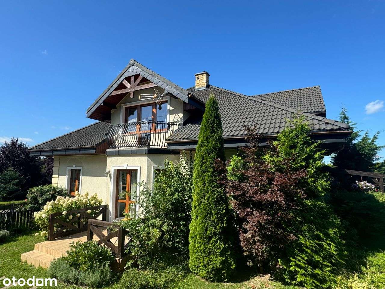 Przestronny dom jednorodzinny z garażem!-3