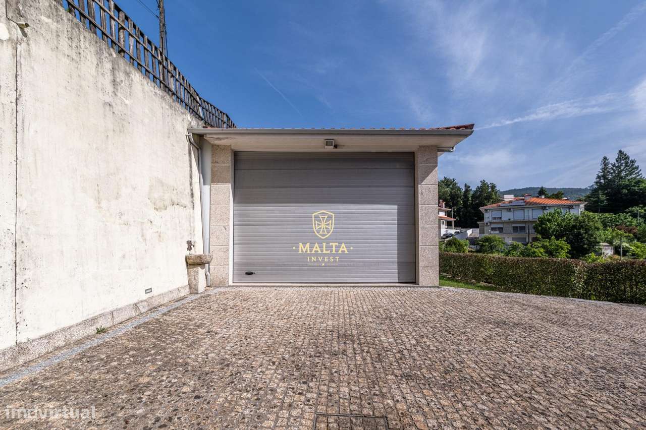 Moradia de Sonho na zona da Falperra!-19