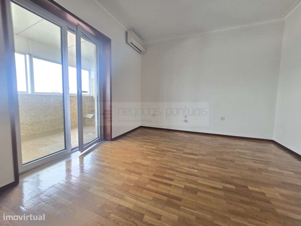 Apartamento T3 ultimo andar com terraço e marquise, garagem individ...-30