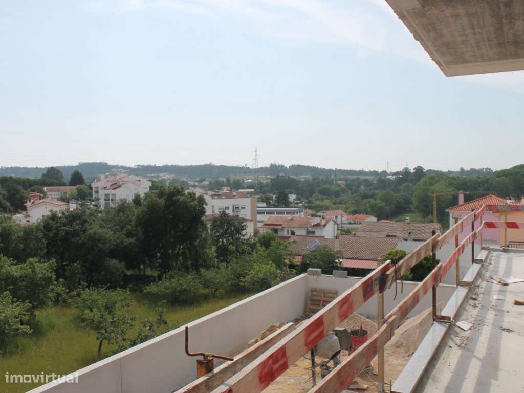Moradia T3+1 Parceiros-14