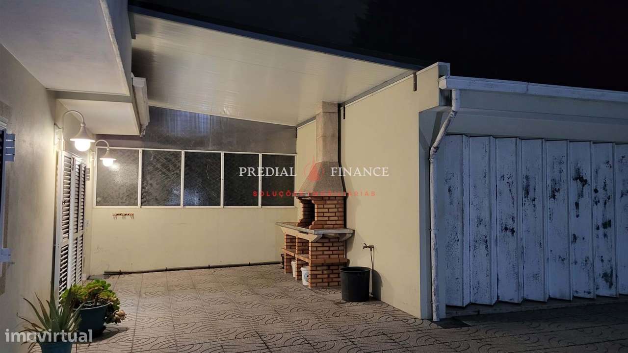 Moradia T4 com Jardim, Terraço, Garagem Dupla e Área de Barbecue — Exc-29