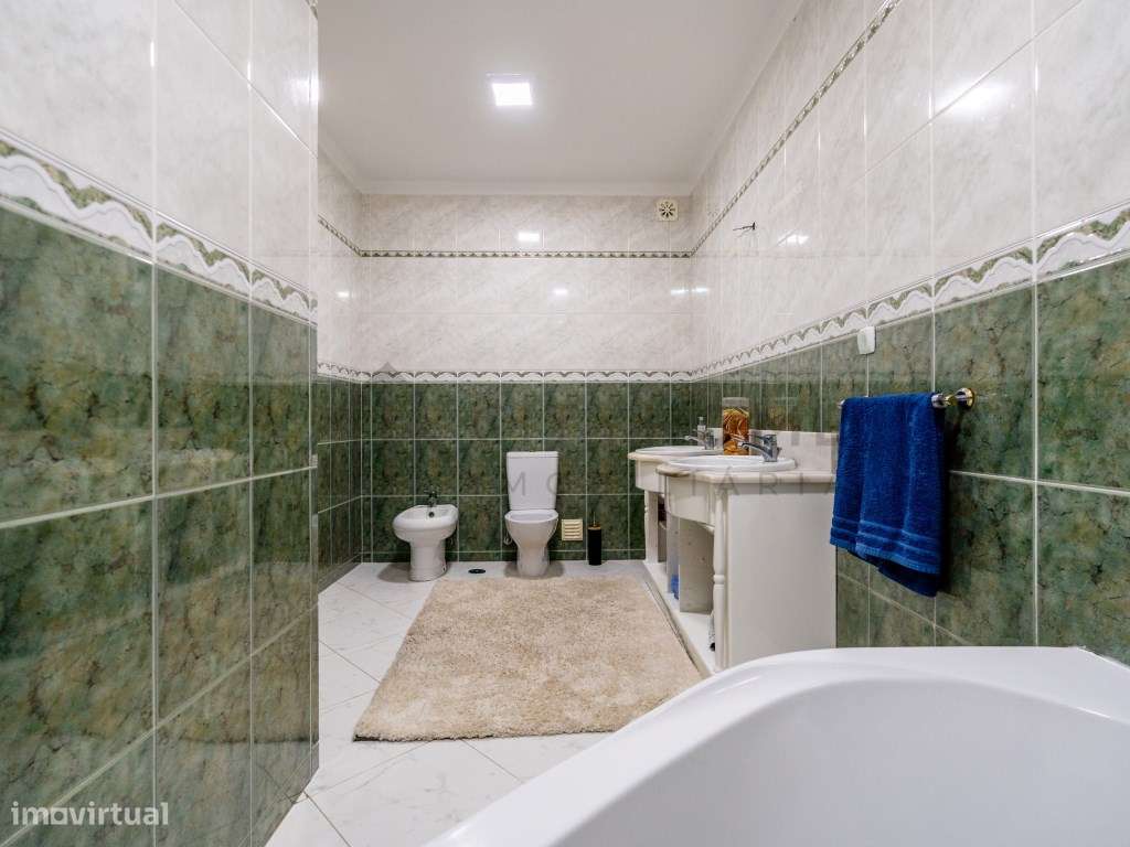 Moradia T3 com piscina e garagem em Lagoa-30