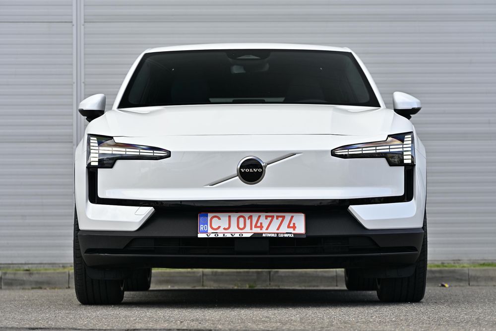 Volvo EX30 Single Motor Extended Range RWD Core 2025