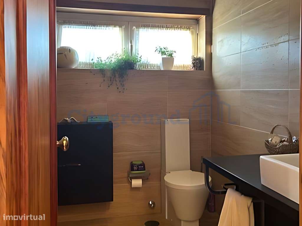 Duplex T3 com Varandas, Terraço e Vista Desafogada para o Castelo d...-28