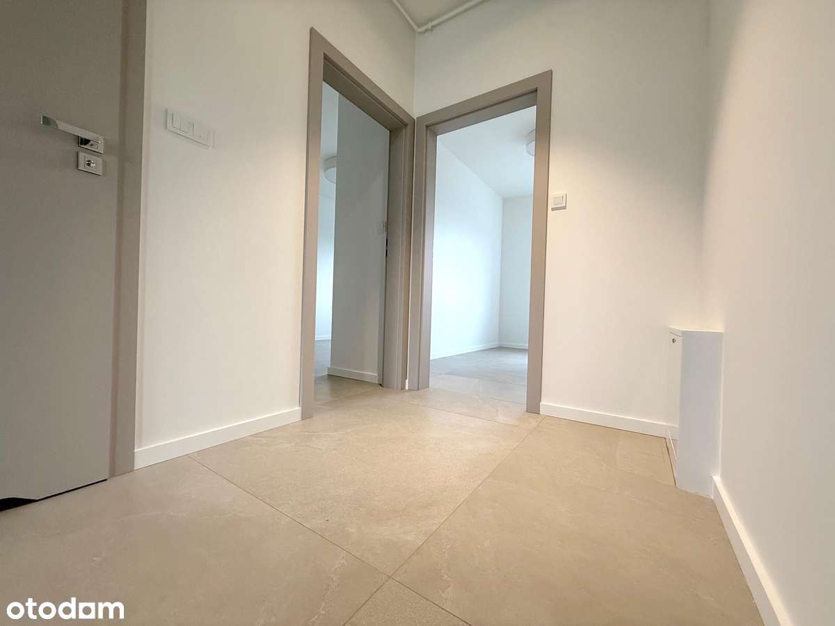 Nowoczesne, wykończone mieszkanie w zabudowie szeregowej-7