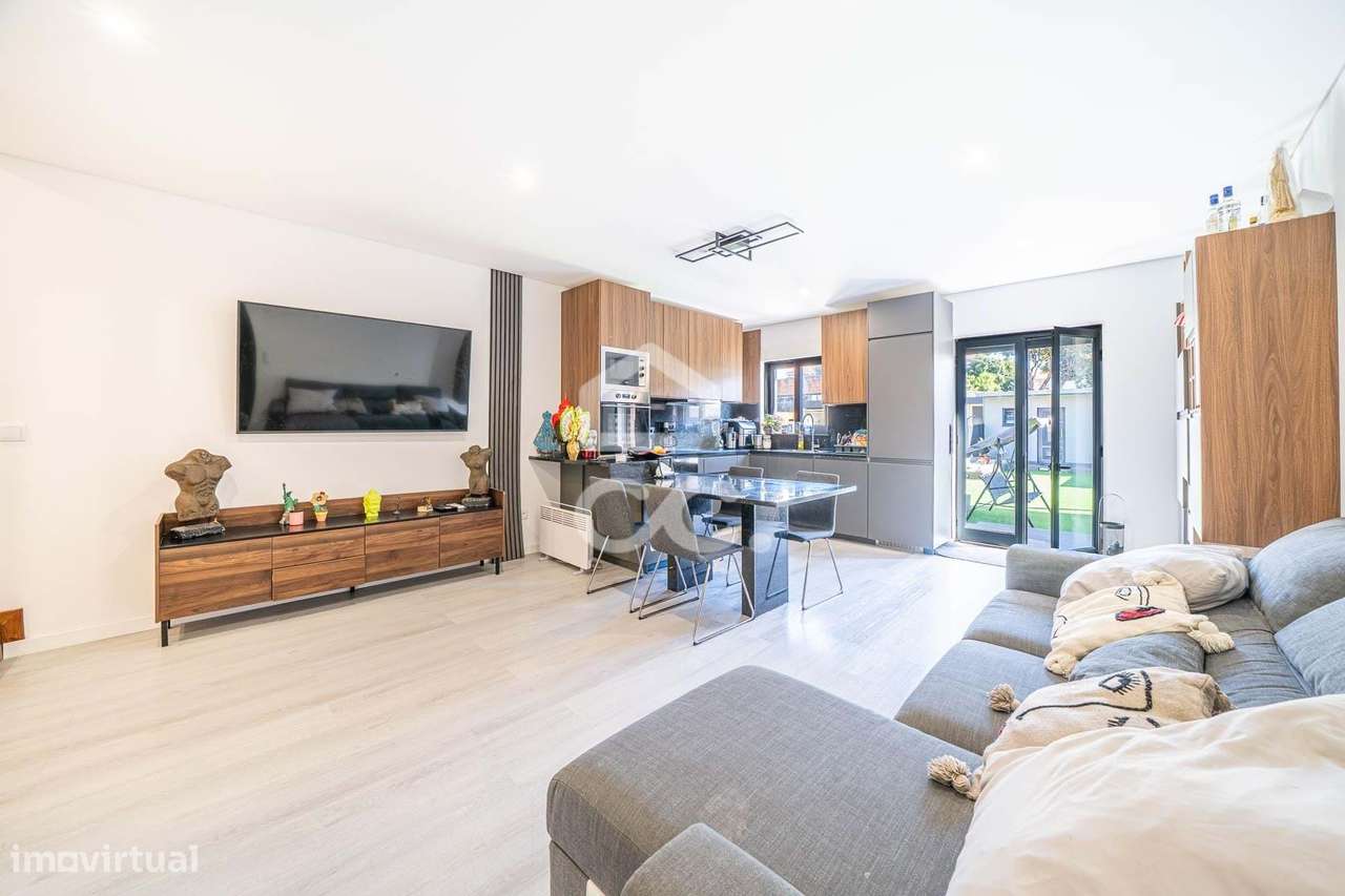 Moradia dividida (T3, T2 e 2 T0) junto ao metro de Gaia - Grande imagem: 5/30