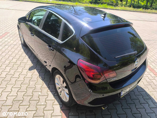 Opel Astra IV 1.4 T Cosmo - 4