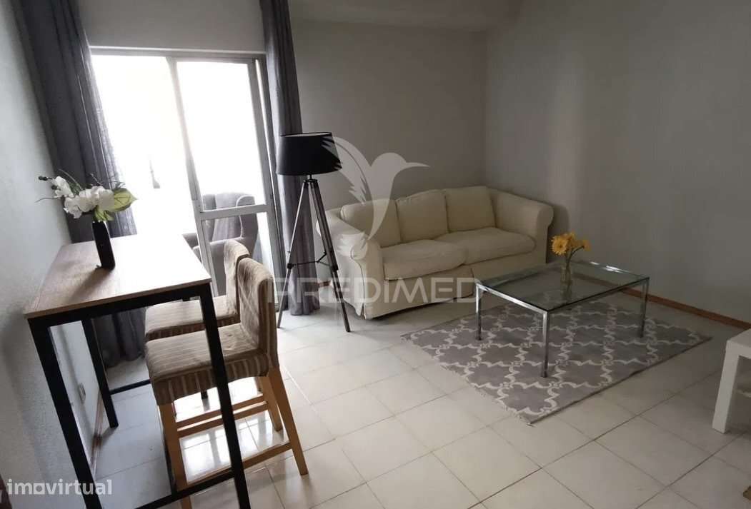Apartamento T1 com Varanda Fechada junto ao Bonfim – Setúbal-17