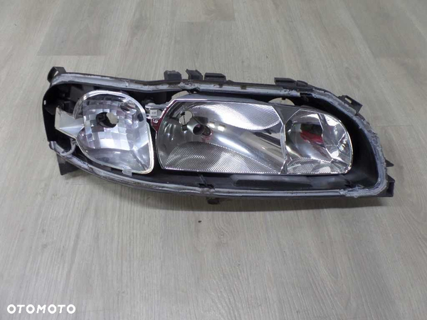 VOLVO S60 V70 XC LAMPA REFLEKTOR LEPRAWY PRZOD 00-06 - 1