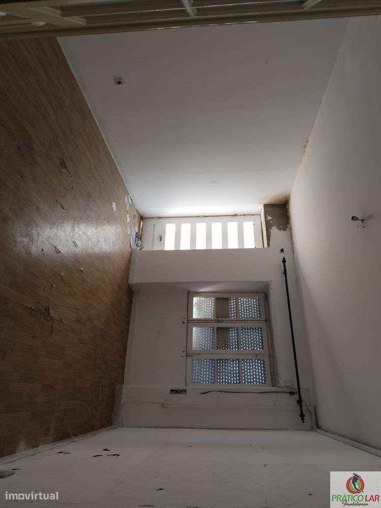 Moradia para restauro no centro na Zona Histórica de Vera Cruz-20