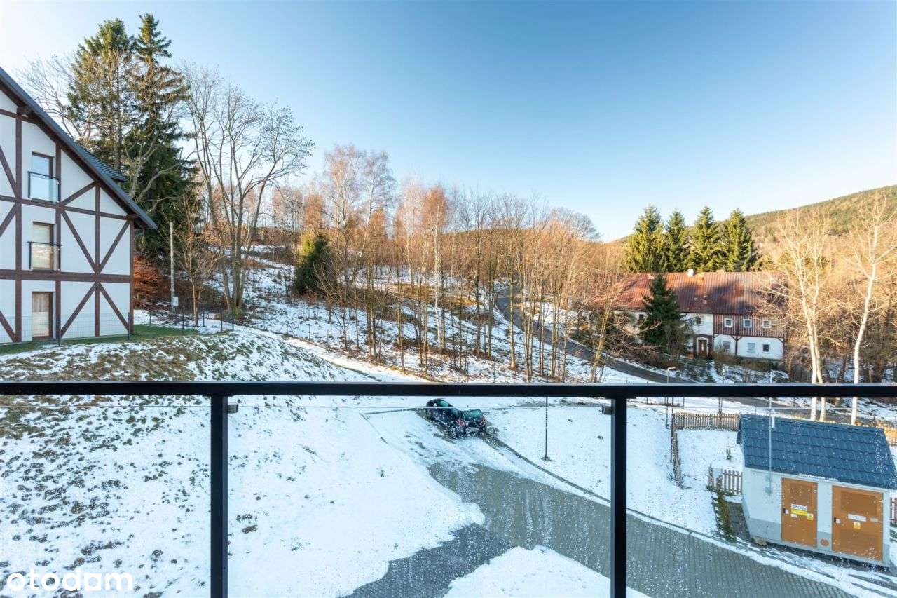 Kameralny lokal z dwiema sypialniami-10