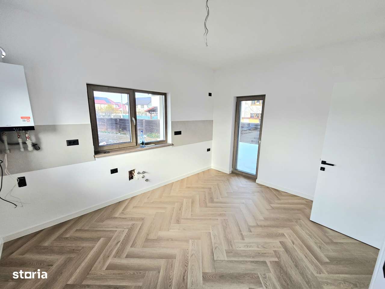 De vânzare locuință Modernă, stil MEDITERANEAN  Craiovei-18